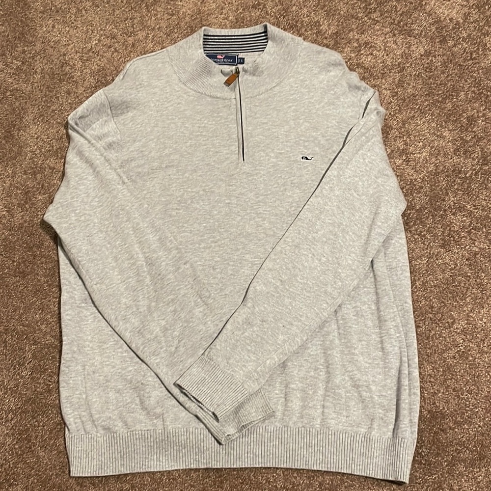 Vineyard vines wool size large 1/4 zip.